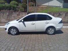 FORD FIESTA SEDAN 1.6 2013/2014 ALTERNATIVA VEÍCULOS LAJEADO / Carros no Vale