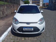 FORD FIESTA SEDAN 1.6 2013/2014 ALTERNATIVA VEÍCULOS LAJEADO / Carros no Vale