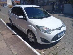 FORD FIESTA SEDAN 1.6 2013/2014 ALTERNATIVA VEÍCULOS LAJEADO / Carros no Vale