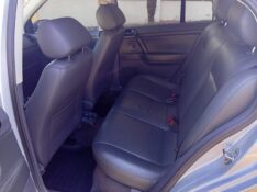 VOLKSWAGEN POLO SEDAN 1.6 2011/2011 ALTERNATIVA VEÍCULOS LAJEADO / Carros no Vale