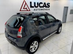 RENAULT SANDERO STEPWAY 1.6 2014/2014 LUCAS AUTOMÓVEIS BOM RETIRO DO SUL / Carros no Vale