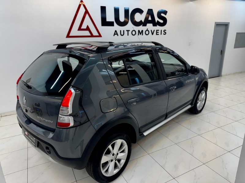 RENAULT SANDERO STEPWAY 1.6 2014/2014 LUCAS AUTOMÓVEIS BOM RETIRO DO SUL / Carros no Vale