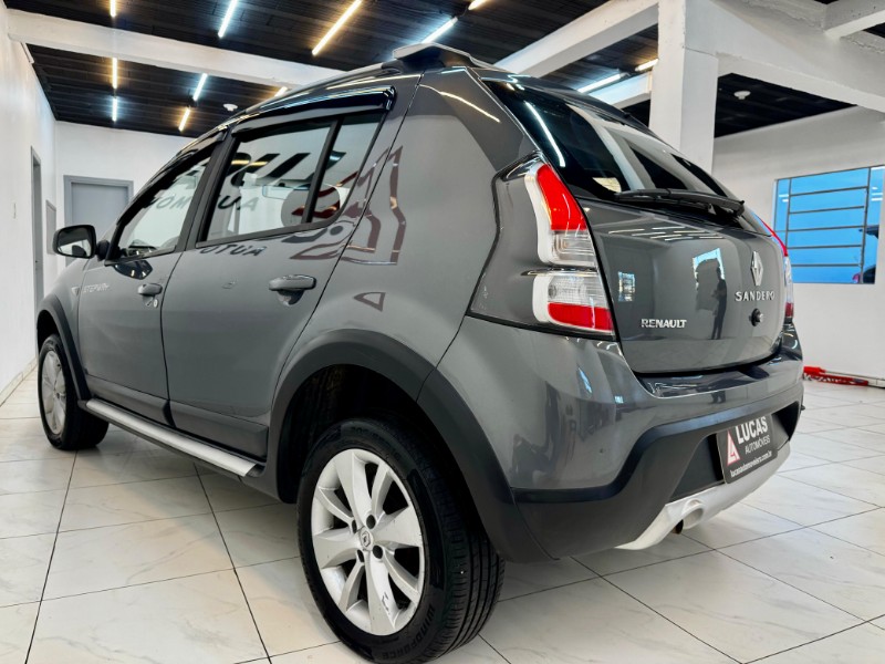 RENAULT SANDERO STEPWAY 1.6 2014/2014 LUCAS AUTOMÓVEIS BOM RETIRO DO SUL / Carros no Vale