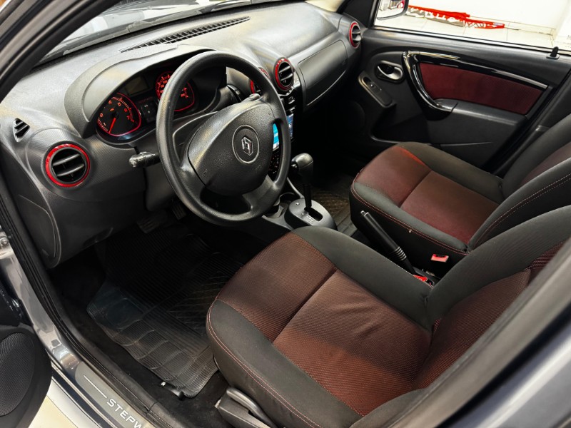 RENAULT SANDERO STEPWAY 1.6 2014/2014 LUCAS AUTOMÓVEIS BOM RETIRO DO SUL / Carros no Vale