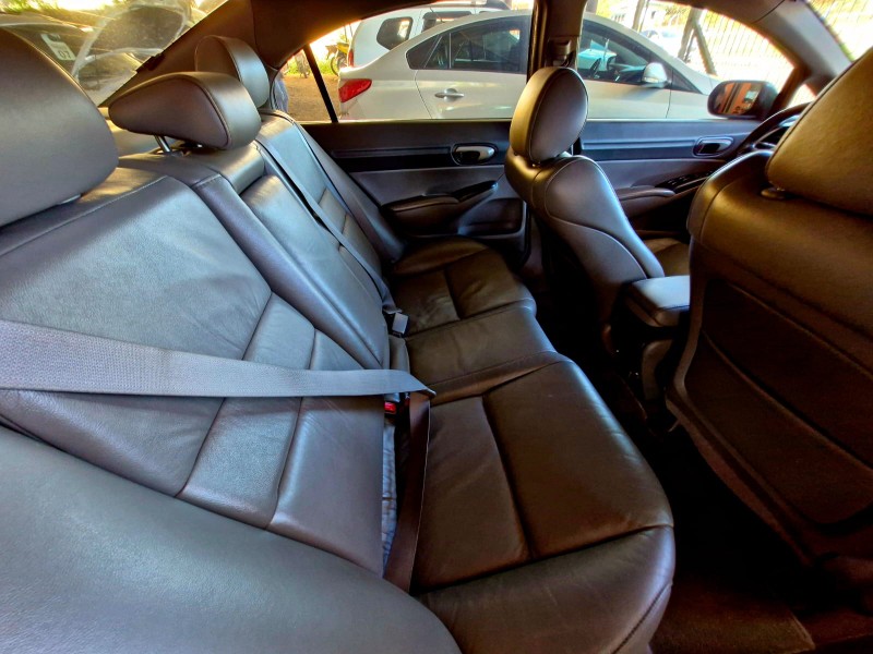 HONDA CIVIC 1.8 LXS 16V 2007/2007 CRUZEIRO MULTIMARCAS CRUZEIRO DO SUL / Carros no Vale