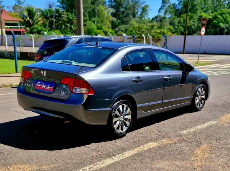 HONDA CIVIC 1.8 LXS 16V 2007/2007 CRUZEIRO MULTIMARCAS CRUZEIRO DO SUL / Carros no Vale