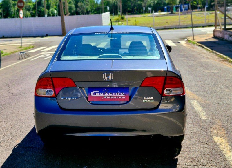 HONDA CIVIC 1.8 LXS 16V 2007/2007 CRUZEIRO MULTIMARCAS CRUZEIRO DO SUL / Carros no Vale