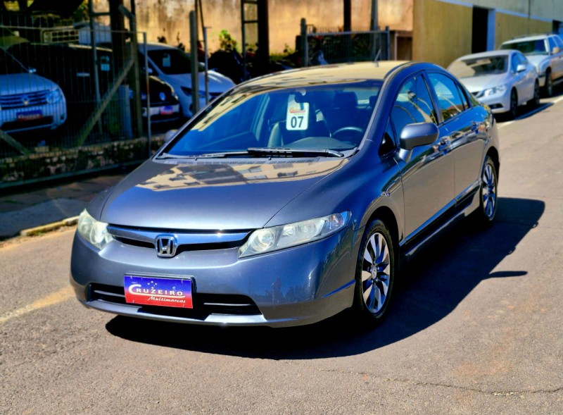 HONDA CIVIC 1.8 LXS 16V 2007/2007 CRUZEIRO MULTIMARCAS CRUZEIRO DO SUL / Carros no Vale
