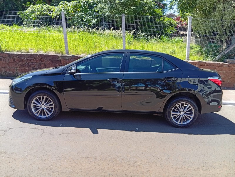 TOYOTA COROLLA 1.8 GLI UPPER 2018/2018 ALTERNATIVA VEÍCULOS LAJEADO / Carros no Vale