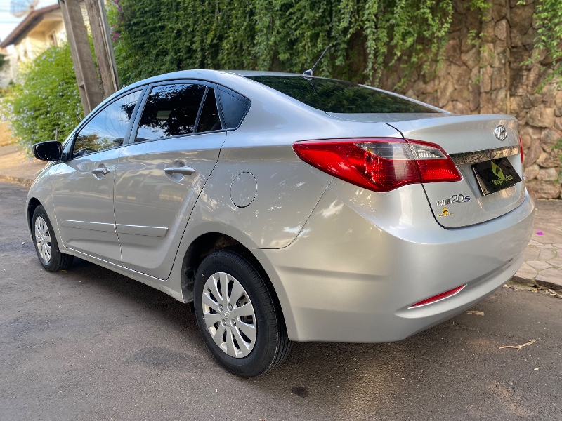 HYUNDAI HB20 SEDAN COMFORT 1.6 2014/2015 ESTAÇÃO DO CARRO ESTRELA / Carros no Vale