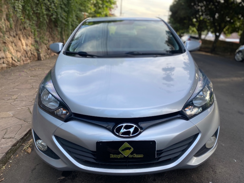 HYUNDAI HB20 SEDAN COMFORT 1.6 2014/2015 ESTAÇÃO DO CARRO ESTRELA / Carros no Vale