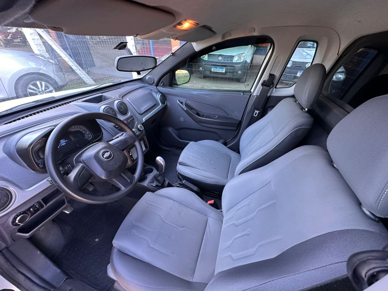 CHEVROLET MONTANA 1.4 /2013 MENEGHINI VEÍCULOS ARROIO DO MEIO / Carros no Vale CHEVROLET MONTANA 1.4 /2013 MENEGHINI VEÍCULOS ARROIO DO MEIO / Carros no Vale