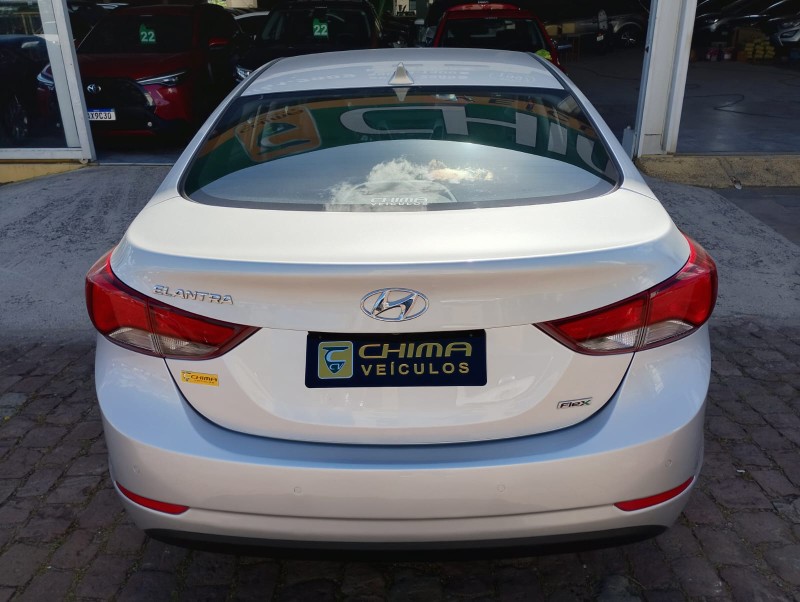 HYUNDAI ELANTRA 2.0 GLS /2015 CHIMA VEÍCULOS VENÂNCIO AIRES / Carros no Vale
