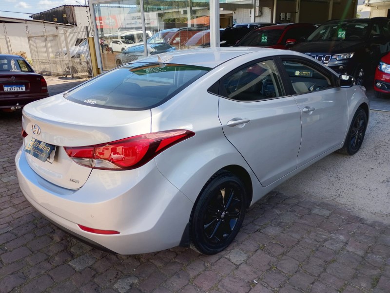 HYUNDAI ELANTRA 2.0 GLS /2015 CHIMA VEÍCULOS VENÂNCIO AIRES / Carros no Vale