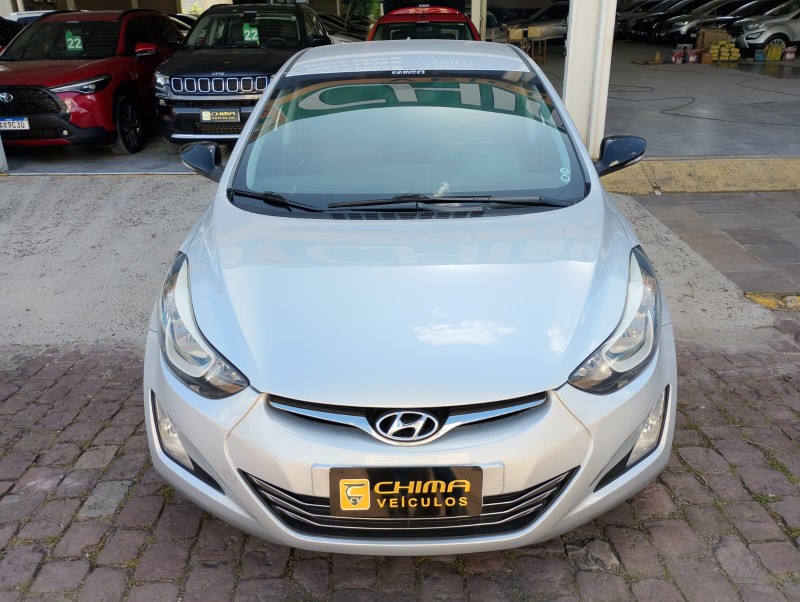 HYUNDAI ELANTRA 2.0 GLS /2015 CHIMA VEÍCULOS VENÂNCIO AIRES / Carros no Vale