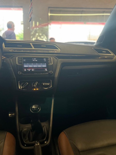 VOLKSWAGEN SAVEIRO 1.6 CROSS 16V 2023/2023 JM AUTOMÓVEIS VENÂNCIO AIRES / Carros no Vale