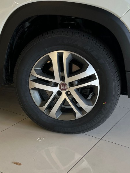 FIAT TORO FREEDOM 2.4 16V 2017/2017 JM AUTOMÓVEIS VENÂNCIO AIRES / Carros no Vale