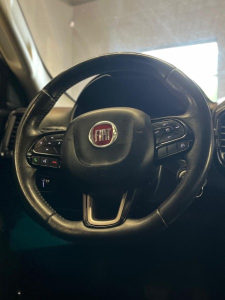 FIAT TORO FREEDOM 2.4 16V 2017/2017 JM AUTOMÓVEIS VENÂNCIO AIRES / Carros no Vale