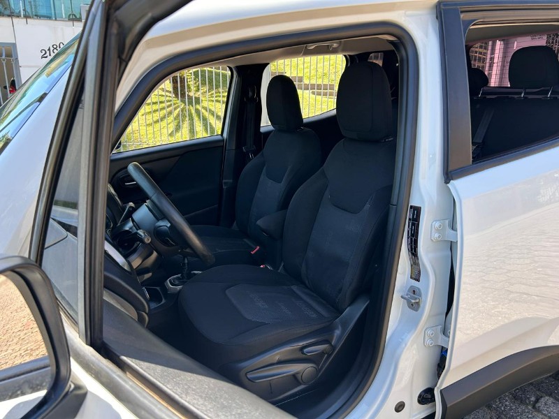 JEEP RENEGADE SPORT 1.8 4X2 16V MEC. 2016/2016 LS MULTIMARCAS VENÂNCIO AIRES / Carros no Vale