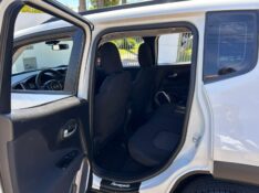 JEEP RENEGADE SPORT 1.8 4X2 16V MEC. 2016/2016 LS MULTIMARCAS VENÂNCIO AIRES / Carros no Vale