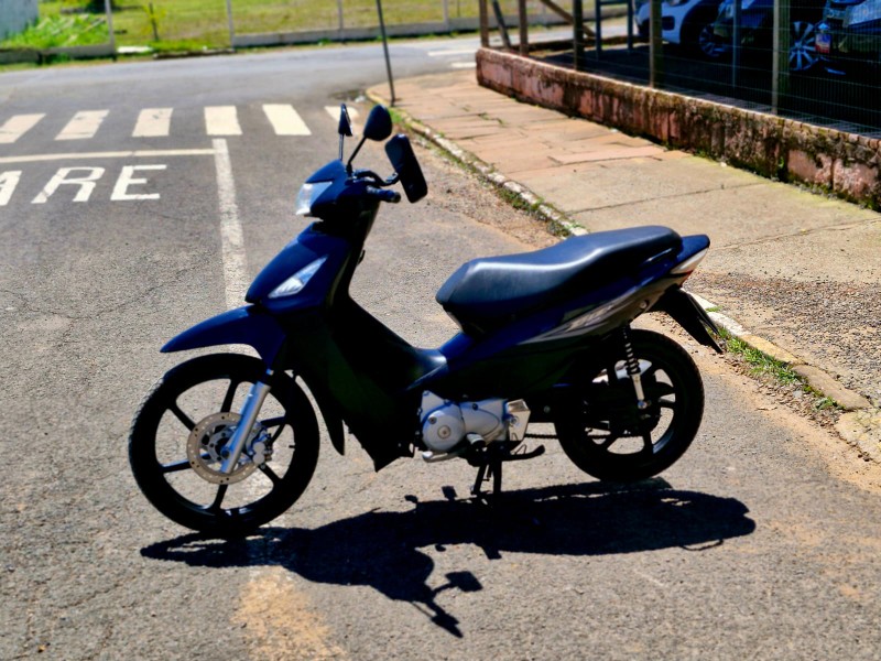 HONDA MOTOS BIZ 125+ 2010/2010 CRUZEIRO MULTIMARCAS CRUZEIRO DO SUL / Carros no Vale
