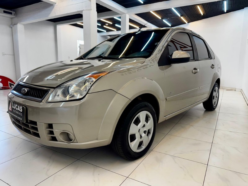 FORD FIESTA SEDAN 1.6 COMPLETO 2009/2009 LUCAS AUTOMÓVEIS BOM RETIRO DO SUL / Carros no Vale