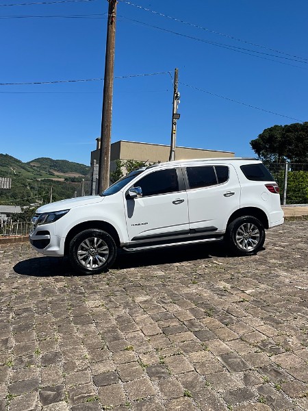 CHEVROLET TRAILBLAZER 2.8 LTZ 4X4 16V TURBO DIESEL 4P AUTOMÁTICO 2019/2019 BOSCO AUTOMÓVEIS GUAPORÉ / Carros no Vale CHEVROLET TRAILBLAZER 2.8 LTZ 4X4 16V TURBO DIESEL 4P AUTOMÁTICO 2019/2019 BOSCO AUTOMÓVEIS GUAPORÉ / Carros no Vale