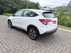 HONDA HR-V 1.8 16V FLEX LX 4P AUTOMÁTICO 2016/2016 ELY AUTOMÓVEIS LAJEADO / Carros no Vale