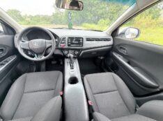 HONDA HR-V 1.8 16V FLEX LX 4P AUTOMÁTICO 2016/2016 ELY AUTOMÓVEIS LAJEADO / Carros no Vale