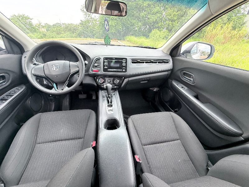 HONDA HR-V 1.8 16V FLEX LX 4P AUTOMÁTICO 2016/2016 ELY AUTOMÓVEIS LAJEADO / Carros no Vale HONDA HR-V 1.8 16V FLEX LX 4P AUTOMÁTICO 2016/2016 ELY AUTOMÓVEIS LAJEADO / Carros no Vale