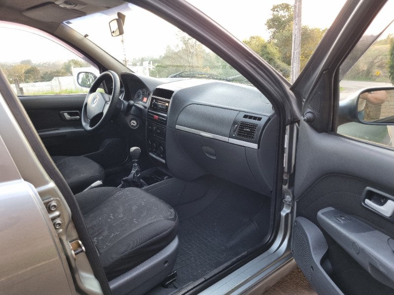 FIAT PALIO 1.4 MPI ATTRACTIVE WEEKEND 8V FLEX 4P MANUAL 2006/2006 MG VEÍCULOS ARROIO DO MEIO / Carros no Vale
