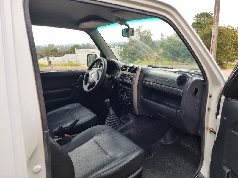 SUZUKI JIMNY 1.3 4SPORT 4X4 16V 2016/2015 MG VEÍCULOS ARROIO DO MEIO / Carros no Vale