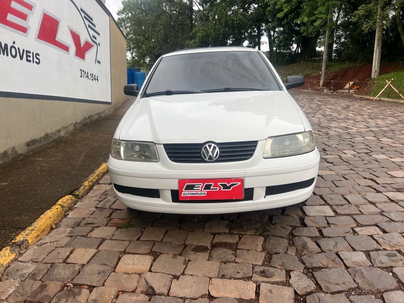 VOLKSWAGEN SAVEIRO 1.6 2004/2004 ELY AUTOMÓVEIS LAJEADO / Carros no Vale