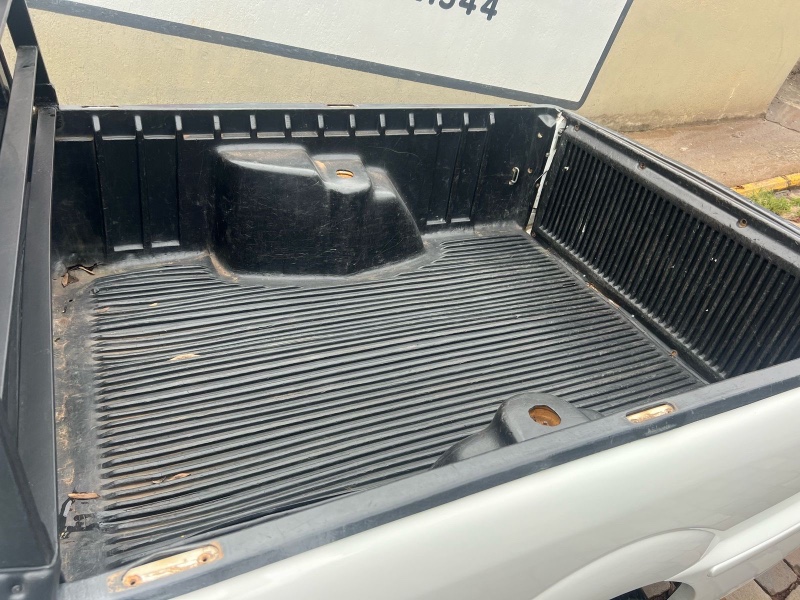 VOLKSWAGEN SAVEIRO 1.6 2004/2004 ELY AUTOMÓVEIS LAJEADO / Carros no Vale