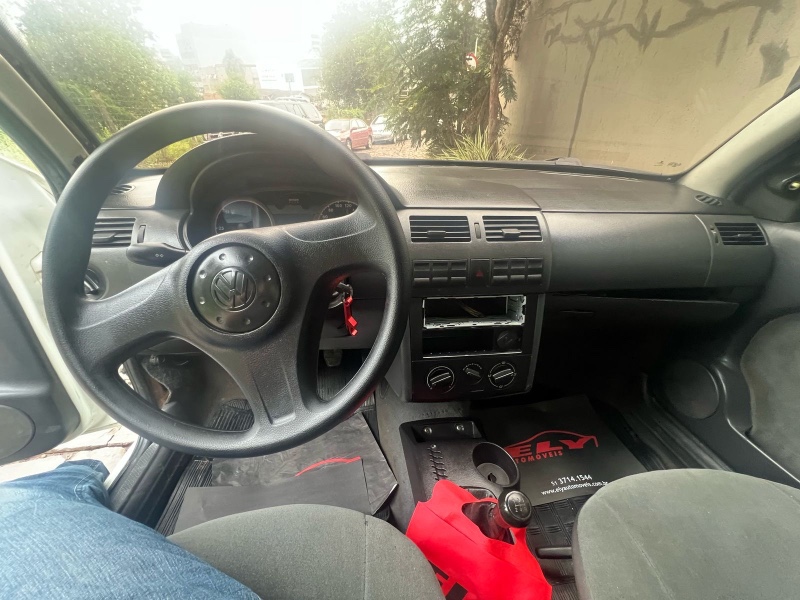 VOLKSWAGEN SAVEIRO 1.6 2004/2004 ELY AUTOMÓVEIS LAJEADO / Carros no Vale