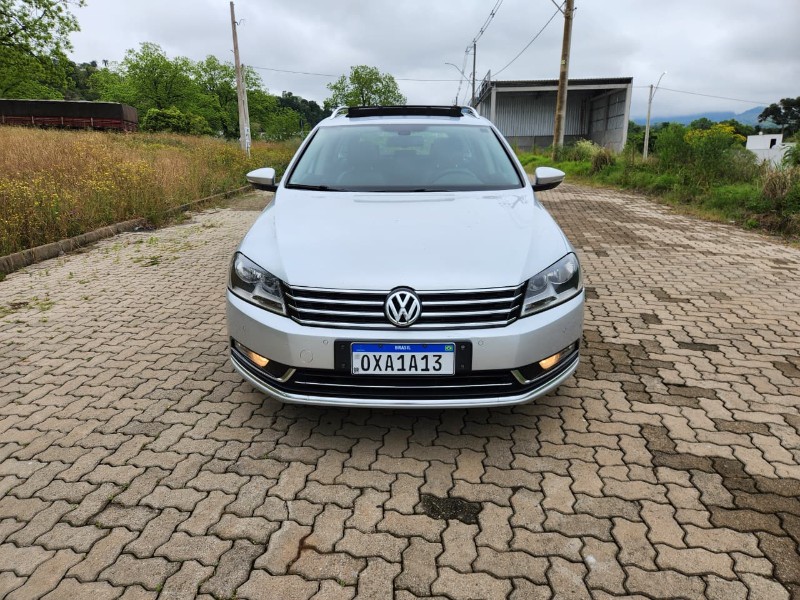 VOLKSWAGEN PASSAT VARIANT 2.0 TSI DSG 2013/2014 TS VEÍCULOS ANTA GORDA / Carros no Vale VOLKSWAGEN PASSAT VARIANT 2.0 TSI DSG 2013/2014 TS VEÍCULOS ANTA GORDA / Carros no Vale