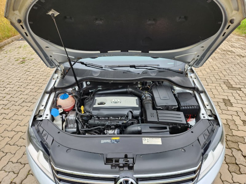 VOLKSWAGEN PASSAT VARIANT 2.0 TSI DSG 2013/2014 TS VEÍCULOS ANTA GORDA / Carros no Vale VOLKSWAGEN PASSAT VARIANT 2.0 TSI DSG 2013/2014 TS VEÍCULOS ANTA GORDA / Carros no Vale