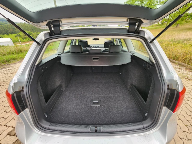 VOLKSWAGEN PASSAT VARIANT 2.0 TSI DSG 2013/2014 TS VEÍCULOS ANTA GORDA / Carros no Vale VOLKSWAGEN PASSAT VARIANT 2.0 TSI DSG 2013/2014 TS VEÍCULOS ANTA GORDA / Carros no Vale