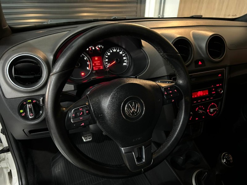 VOLKSWAGEN SAVEIRO 1.6 CE CROSS 2014/2014 IDEAL VEÍCULOS LAJEADO / Carros no Vale