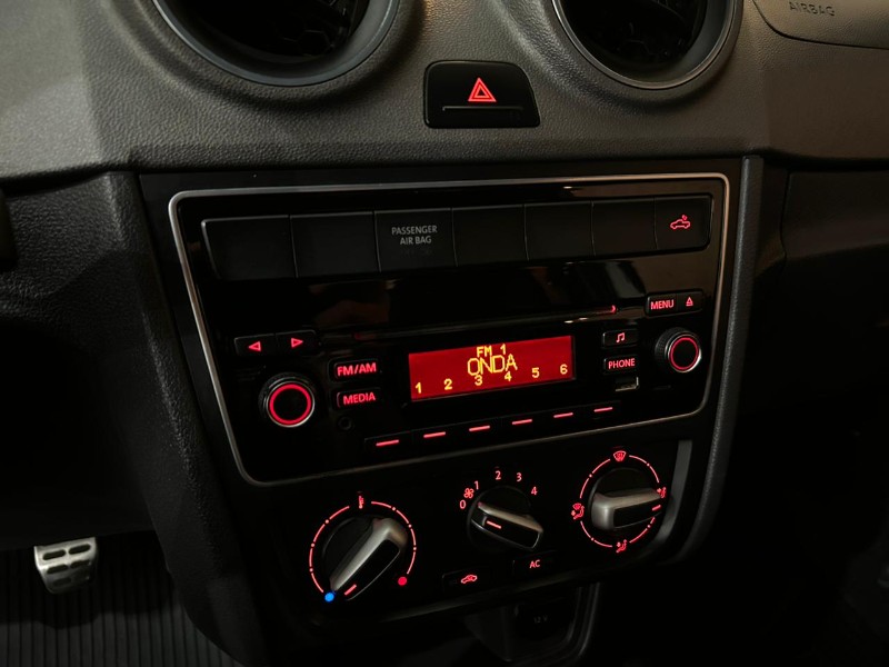 VOLKSWAGEN SAVEIRO 1.6 CE CROSS 2014/2014 IDEAL VEÍCULOS LAJEADO / Carros no Vale