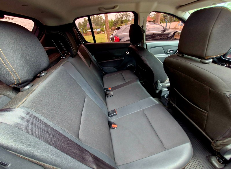 RENAULT SANDERO 1.6 STEPWAY 16V FLEX 4P AUTOMÁTICO 2015/2015 CRUZEIRO MULTIMARCAS CRUZEIRO DO SUL / Carros no Vale