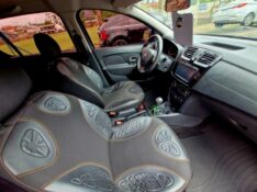 RENAULT SANDERO 1.6 STEPWAY 16V FLEX 4P AUTOMÁTICO 2015/2015 CRUZEIRO MULTIMARCAS CRUZEIRO DO SUL / Carros no Vale