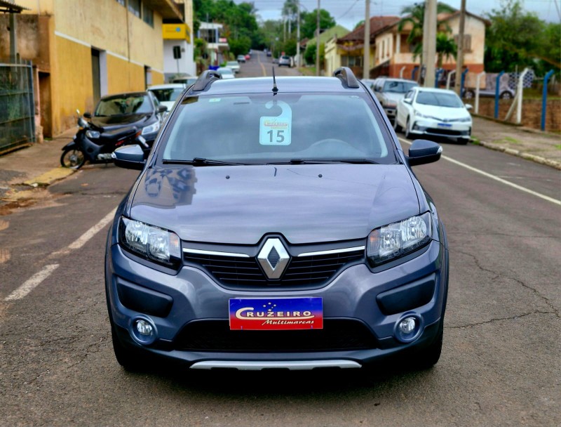 RENAULT SANDERO 1.6 STEPWAY 16V FLEX 4P AUTOMÁTICO 2015/2015 CRUZEIRO MULTIMARCAS CRUZEIRO DO SUL / Carros no Vale