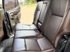 TOYOTA HILUX SW4 2.8 D-4D TURBO DIESEL SRX 4X4 AUTOMÁTICO 2017/2018 NEURI VEÍCULOS LAJEADO / Carros no Vale