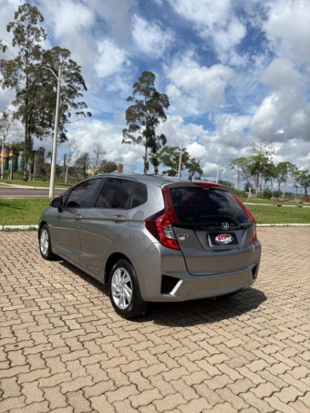 HONDA FIT 1.5 LX 16V /2015 NEURI VEÍCULOS LAJEADO / Carros no Vale