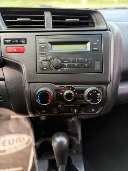 HONDA FIT 1.5 LX 16V /2015 NEURI VEÍCULOS LAJEADO / Carros no Vale