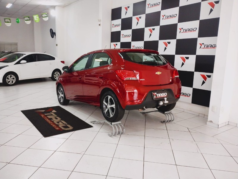 CHEVROLET ONIX 1.4 LTZ 2019/2019 TIAGO AUTOMÓVEIS VENÂNCIO AIRES / Carros no Vale