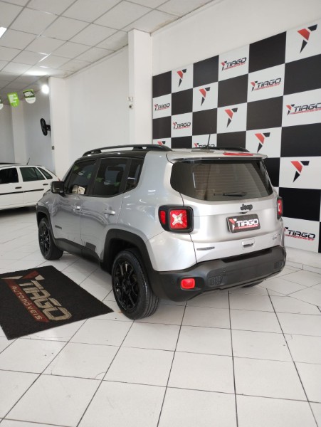 JEEP RENEGADE 1.8 16V NIGHT EAGLE 4X2 2021/2021 TIAGO AUTOMÓVEIS VENÂNCIO AIRES / Carros no Vale