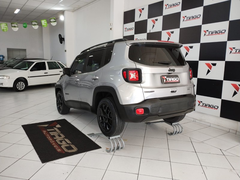 JEEP RENEGADE 1.8 16V NIGHT EAGLE 4X2 2021/2021 TIAGO AUTOMÓVEIS VENÂNCIO AIRES / Carros no Vale