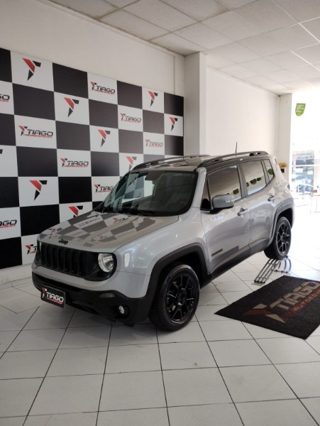 JEEP RENEGADE 1.8 16V NIGHT EAGLE 4X2 2021/2021 TIAGO AUTOMÓVEIS VENÂNCIO AIRES / Carros no Vale